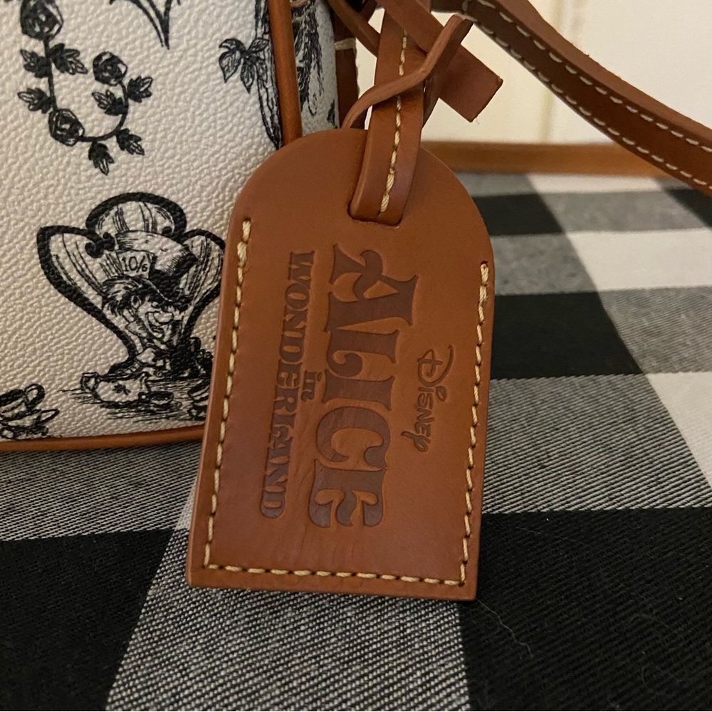 Alice in Wonderland 2022 Crossbody Bag - Picture 9 of 16